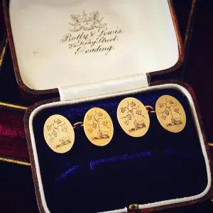 Antique 9ct Gold Grapevine Crest Cufflinks