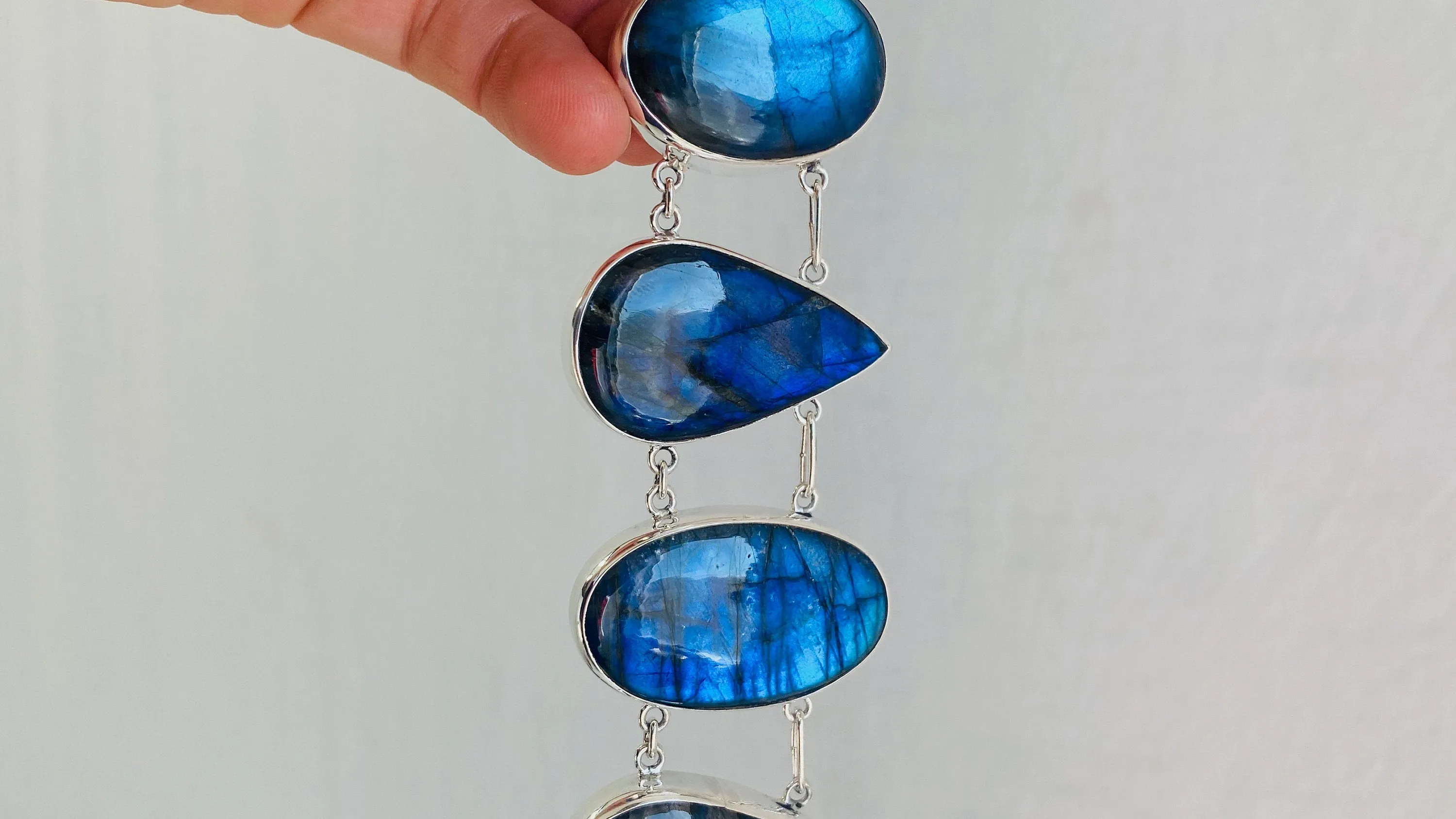 Sterling Labradorite Bracelet. Beautiful Blue Flash. 0358