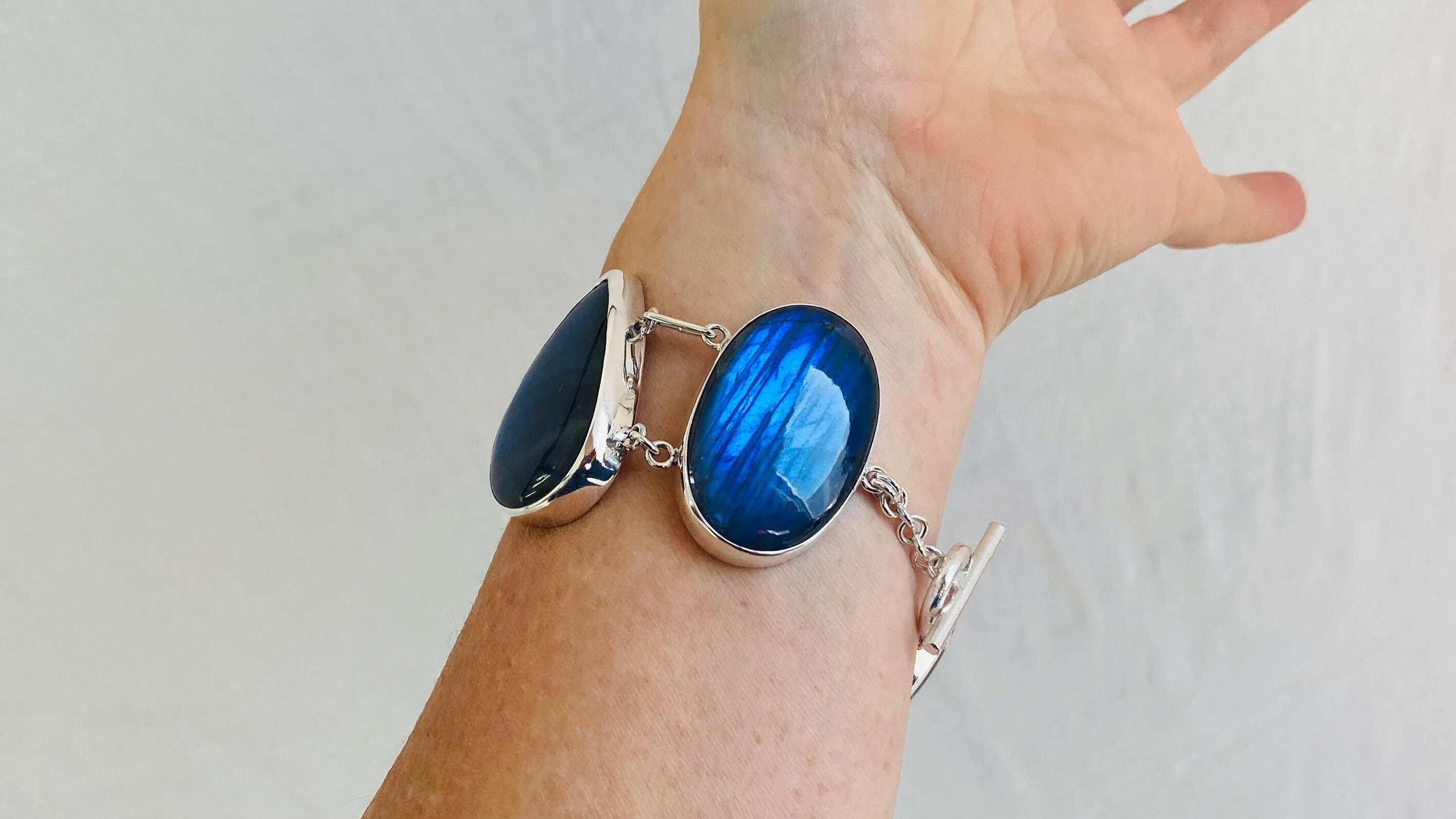 Sterling Labradorite Bracelet. Beautiful Blue Flash. 0358