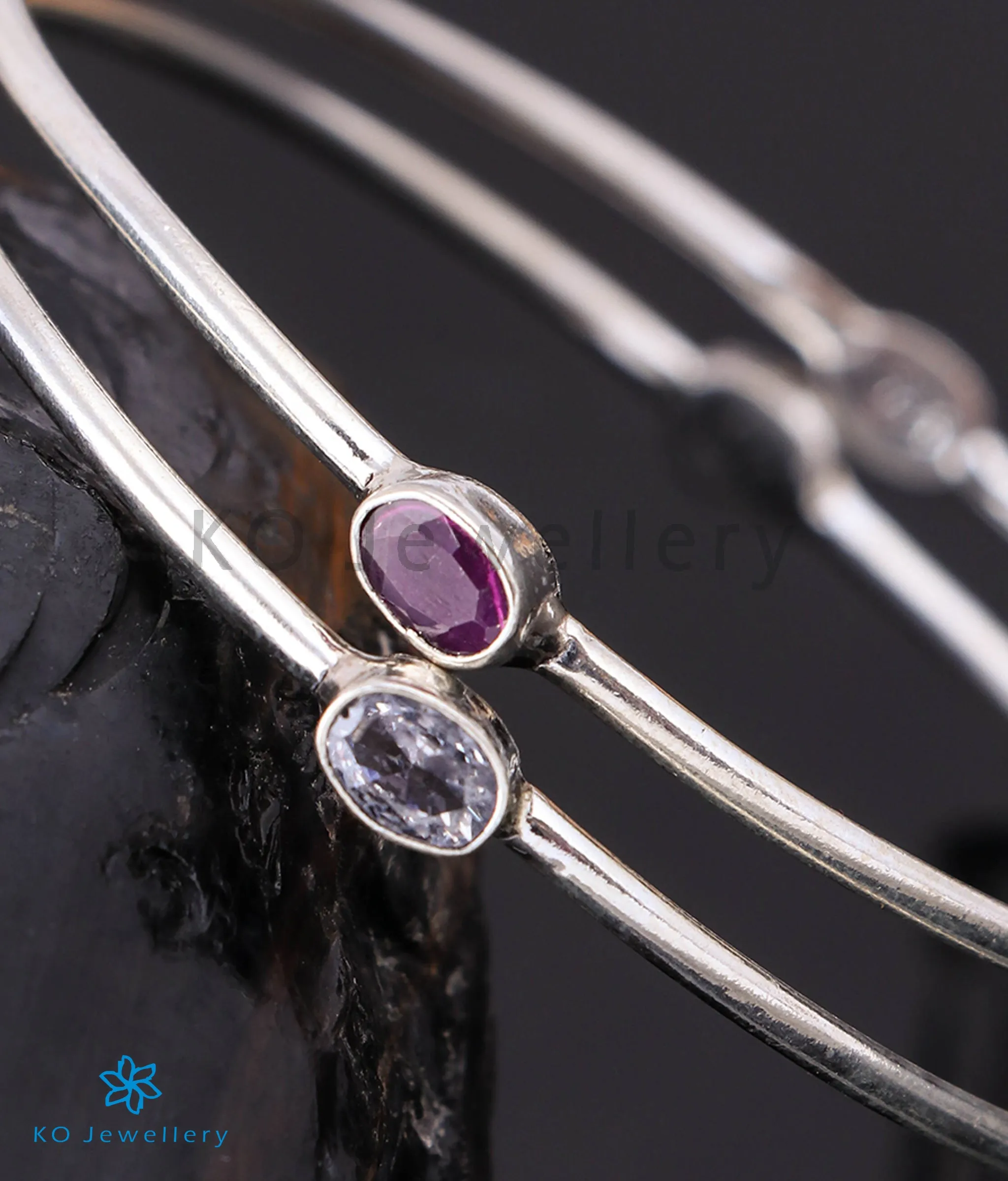 The Ahilya Silver Gemstone Bangle (Red/White/Size 2.4)